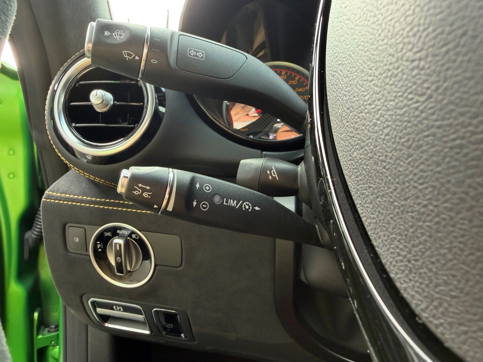 Fahrzeugabbildung Mercedes-Benz AMG GT R Keramik+Carbon+Distr+Night+RFK