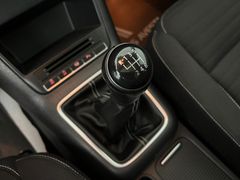 VW Tiguan Cup Sport & Style BMT/PANO / GARANTIE/AHK VW Tiguan Cup Sport & Style BMT/PANO / GARANTIE/AHK
