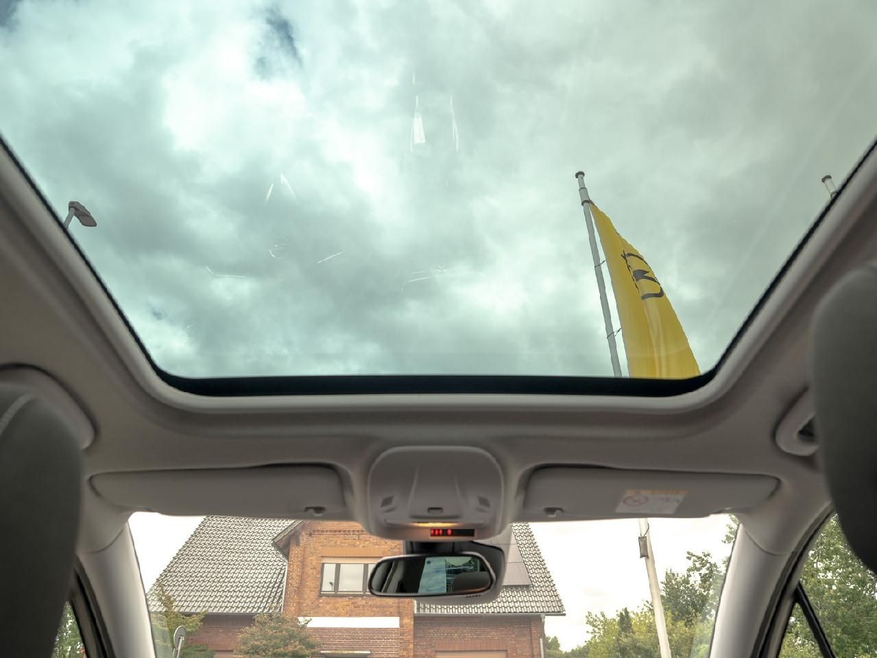 Fahrzeugabbildung Opel Crossland Elegance