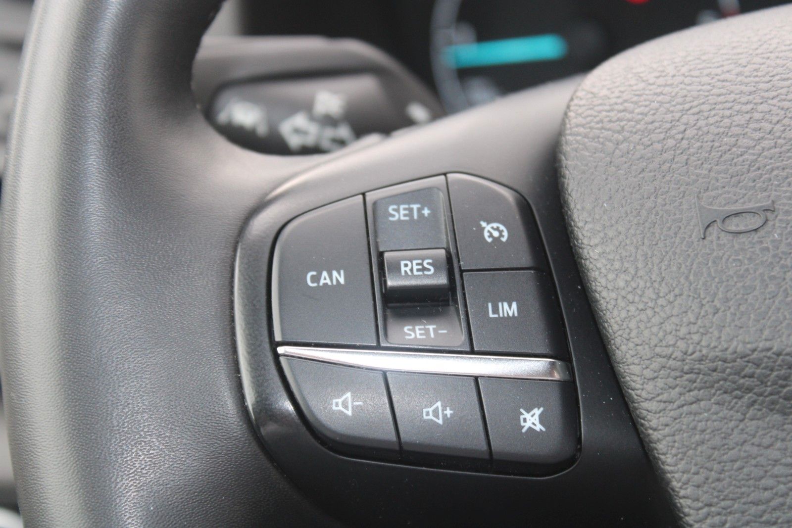 Fahrzeugabbildung Ford Transit L3 TREND 9-Sitze AHK CAM Allwetter KLIMA