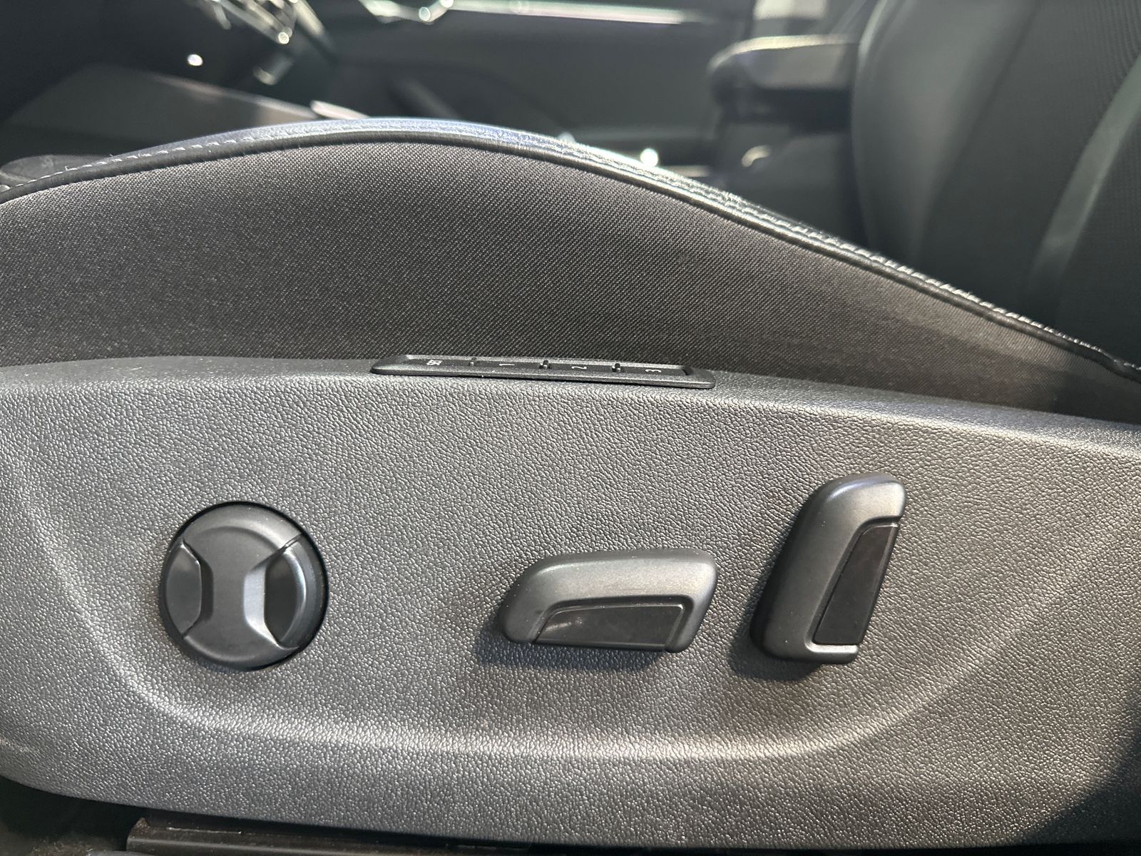 Fahrzeugabbildung SKODA Octavia Combi Style NAV+LED+KAMERA+AHK+ACC+17ZO