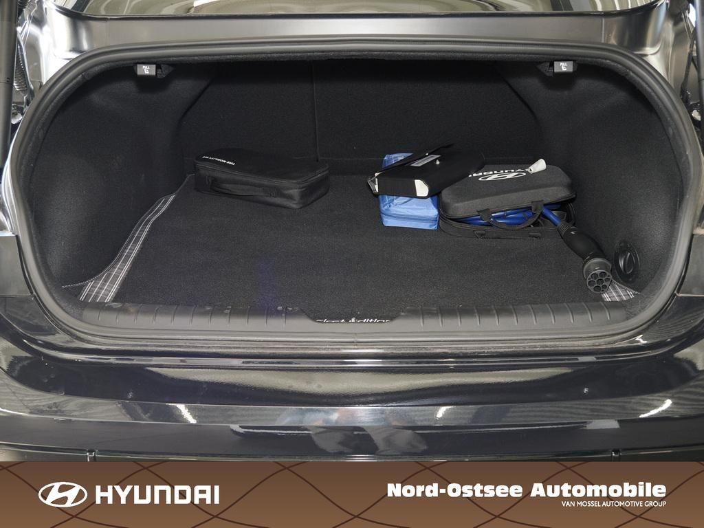 Fahrzeugabbildung Hyundai IONIQ 6 First Edition Elektro 4WD NAVI KAMERA