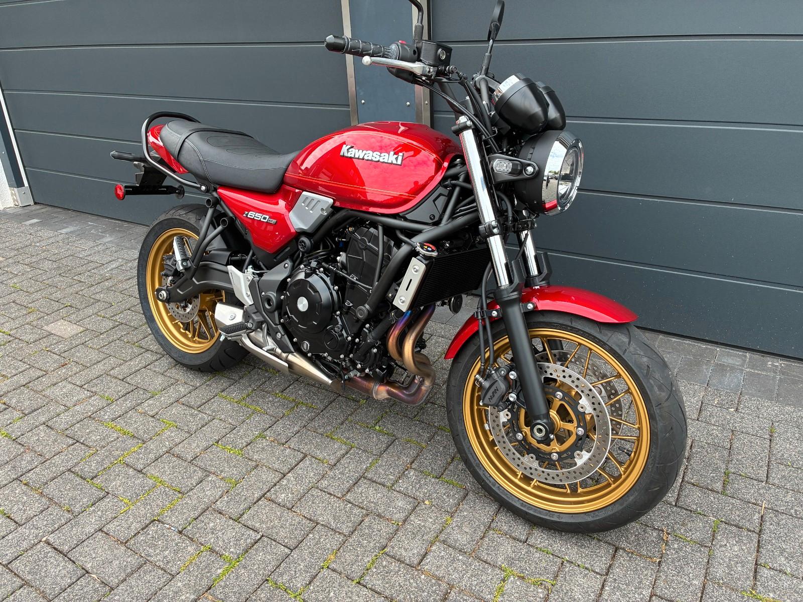 Kawasaki Z650 RS 1.Hd 1400 Km Werksgarantie bis08/2029