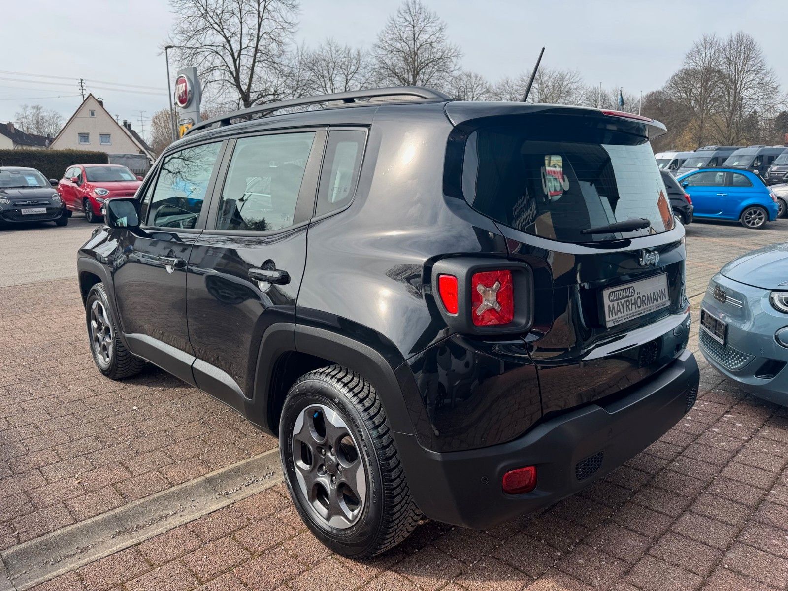 Fahrzeugabbildung Jeep Renegade Night Eagle Diesel FWD 2-Zonen Klima