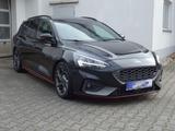 Ford Focus Turnier ST Autom PANO Navi LED DAB Winterp - gebrauchte Ford Focus aus dem Jahr 2021