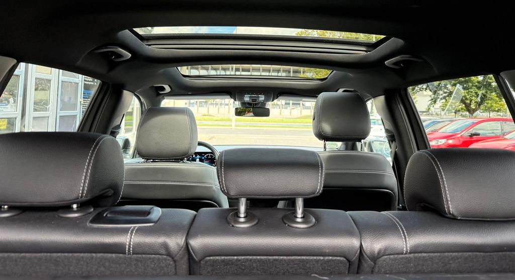 Mercedes-Benz GLB 180