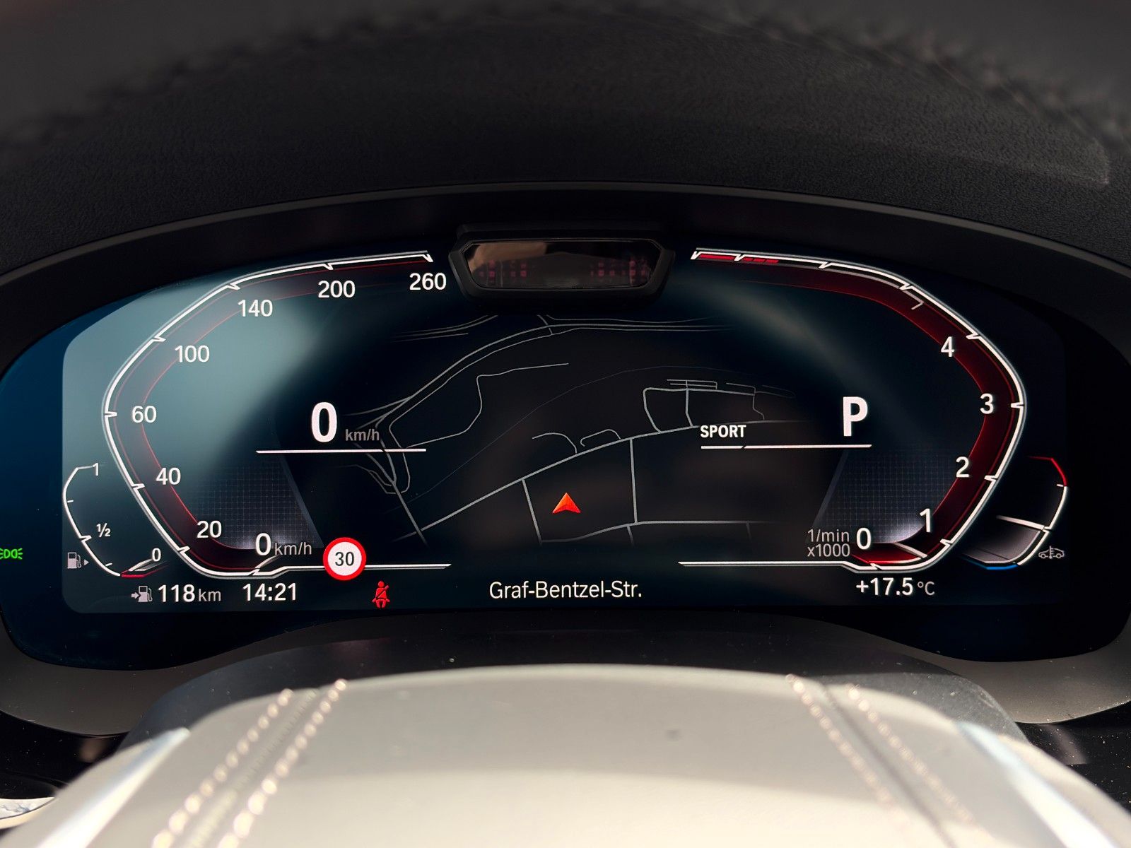 Fahrzeugabbildung BMW 530i Touring SHAD NAPPA HuD ACC SHZ SBL CAM PDC