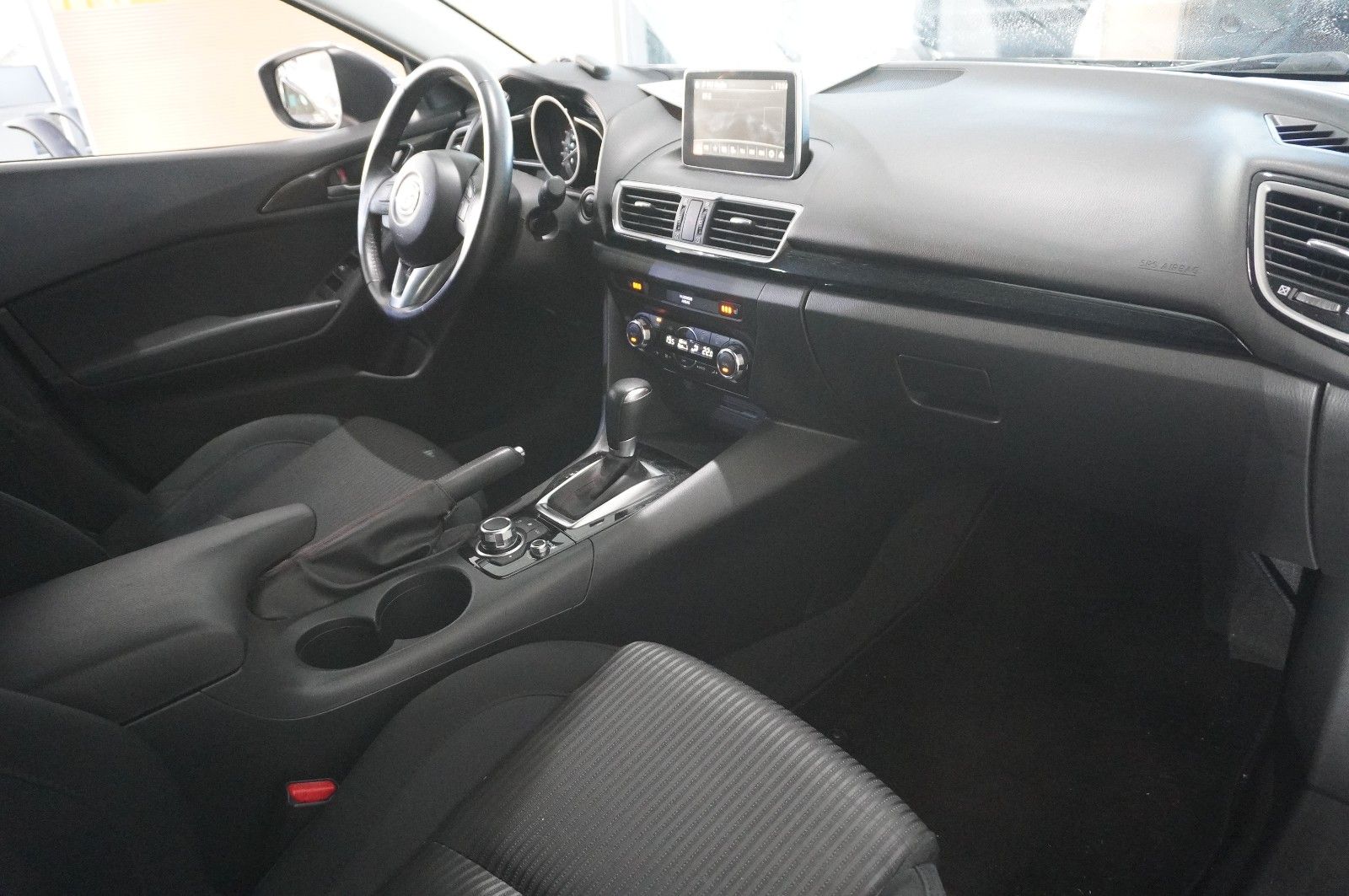 Fahrzeugabbildung Mazda 3 Lim. 2.0 SKYACTIVE VISION KLIMA/SHZ/PDC/TEMP.