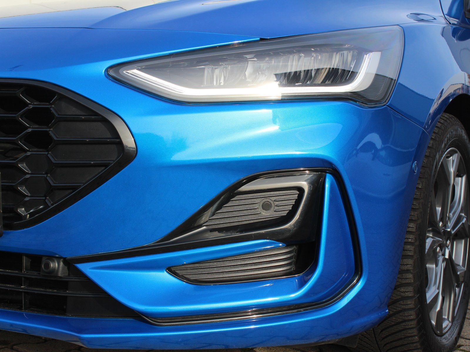 Fahrzeugabbildung Ford Focus ST-Line X 1,0 EcoBoost Mild-Hybrid