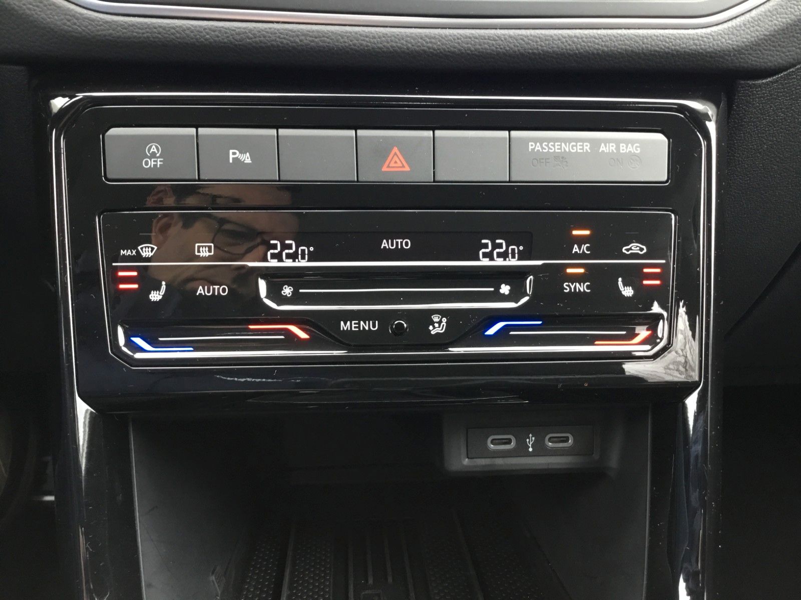 Fahrzeugabbildung Volkswagen T-Cross 1.0 TSI DSG GOAL+AHK+ACC+AppConnect+LED