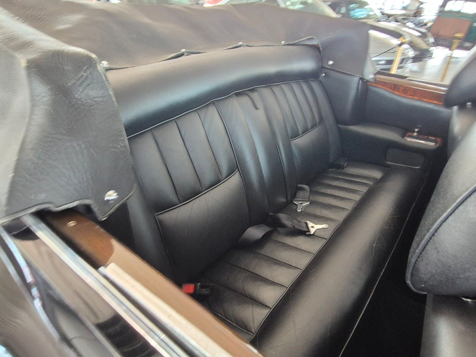 Fahrzeugabbildung Rolls-Royce Corniche/Technisch umfassend revidiert+Historie