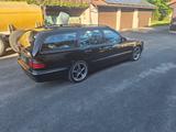 Mercedes-Benz E 320 CDI T Avantgarde - Mercedes-Benz E 320 aus 2001: Cdi