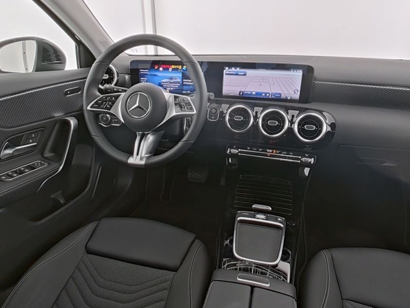 Fahrzeugabbildung Mercedes-Benz A 180 Progressive Adv.*LED*Kamera*CarPlay*MBUX*