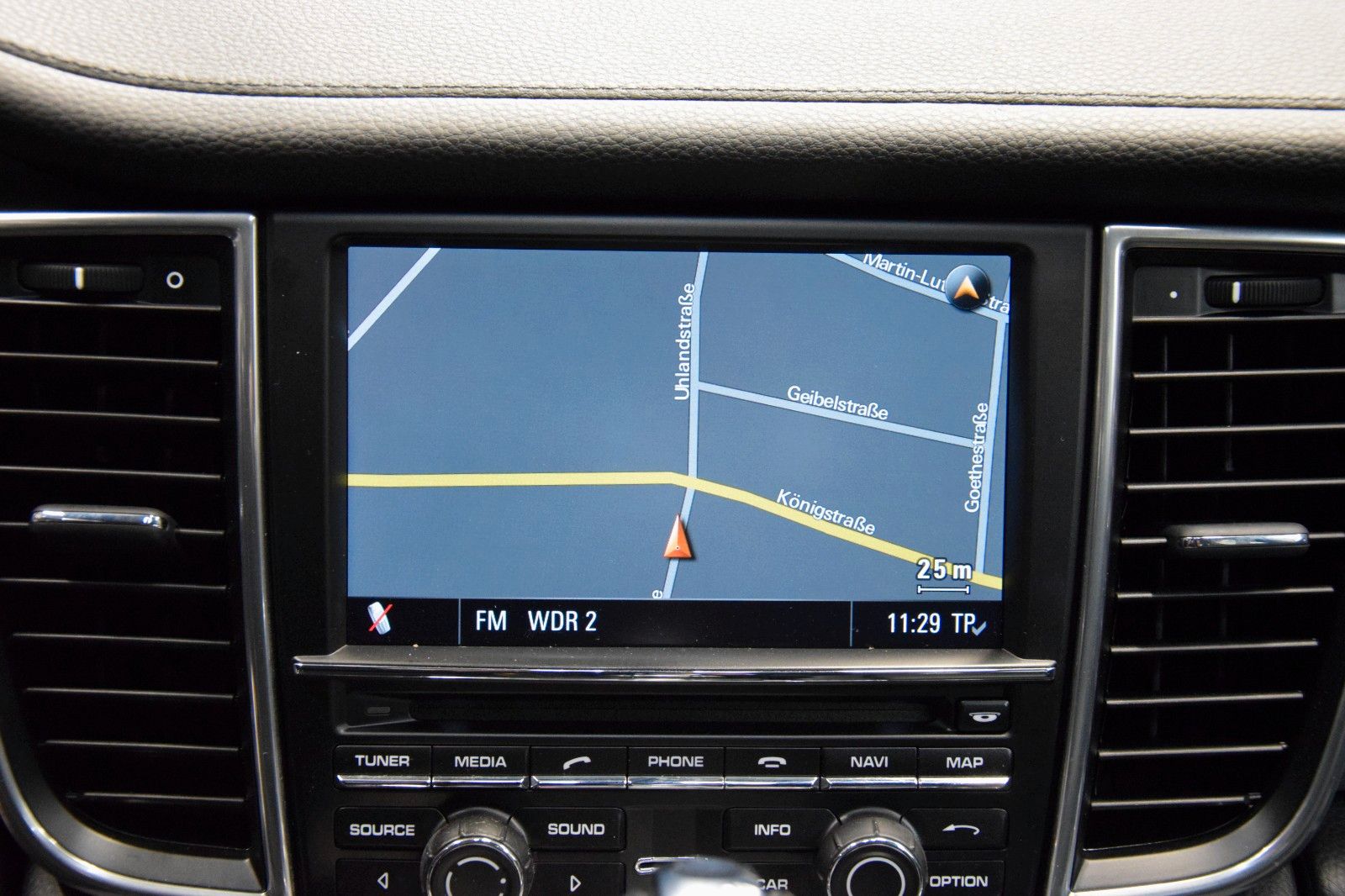 Fahrzeugabbildung Porsche Panamera Diesel ACC Bi-Xenon Kamera Sp.Chrono