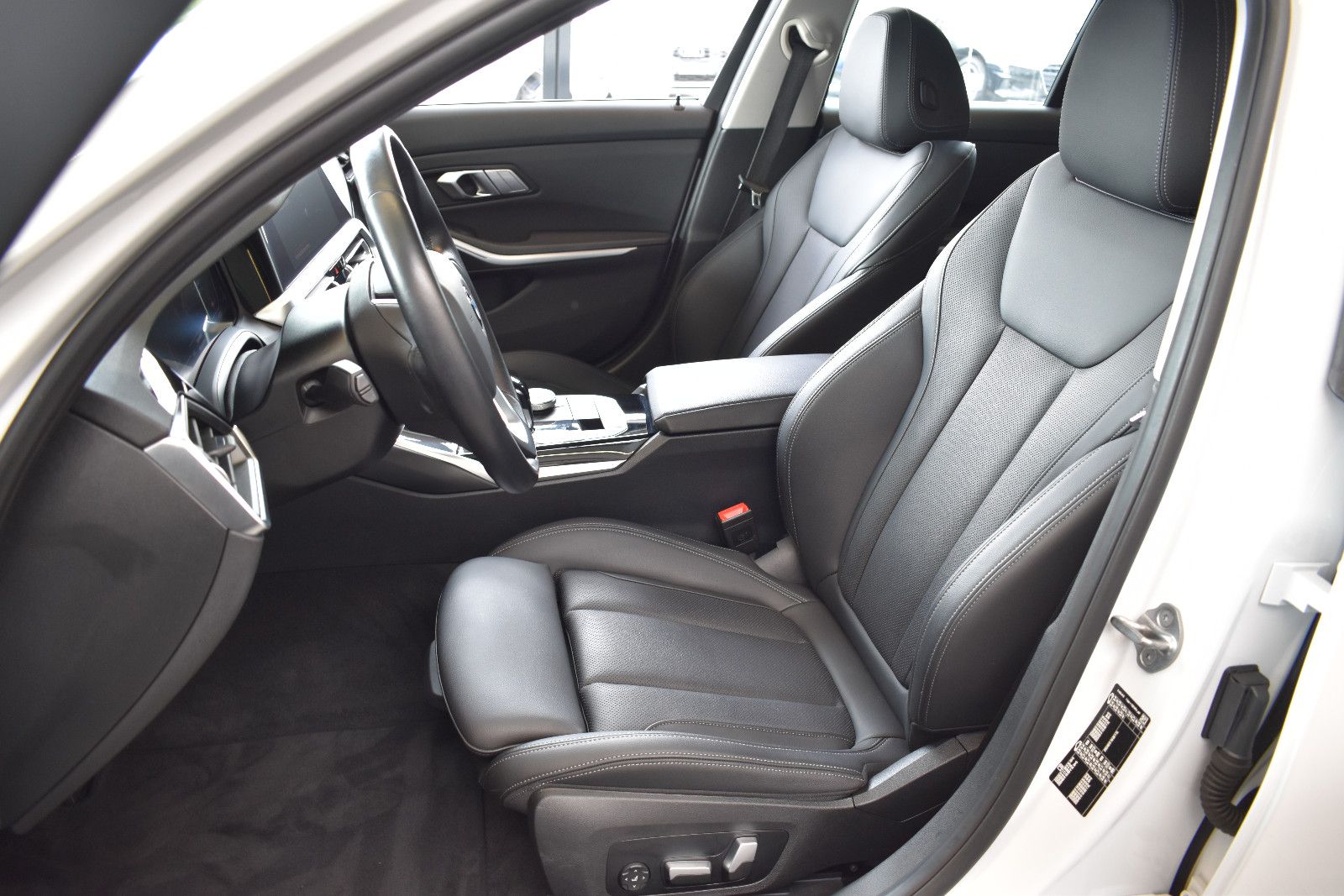 BMW 320d Touring Advantage Aut. LED~RFKam~ACC~LiveCo foto 8
