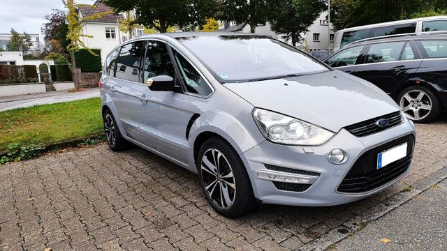 Ford S-Max 1.6l ecoBoost Titanium 5-Sitzer, gro...