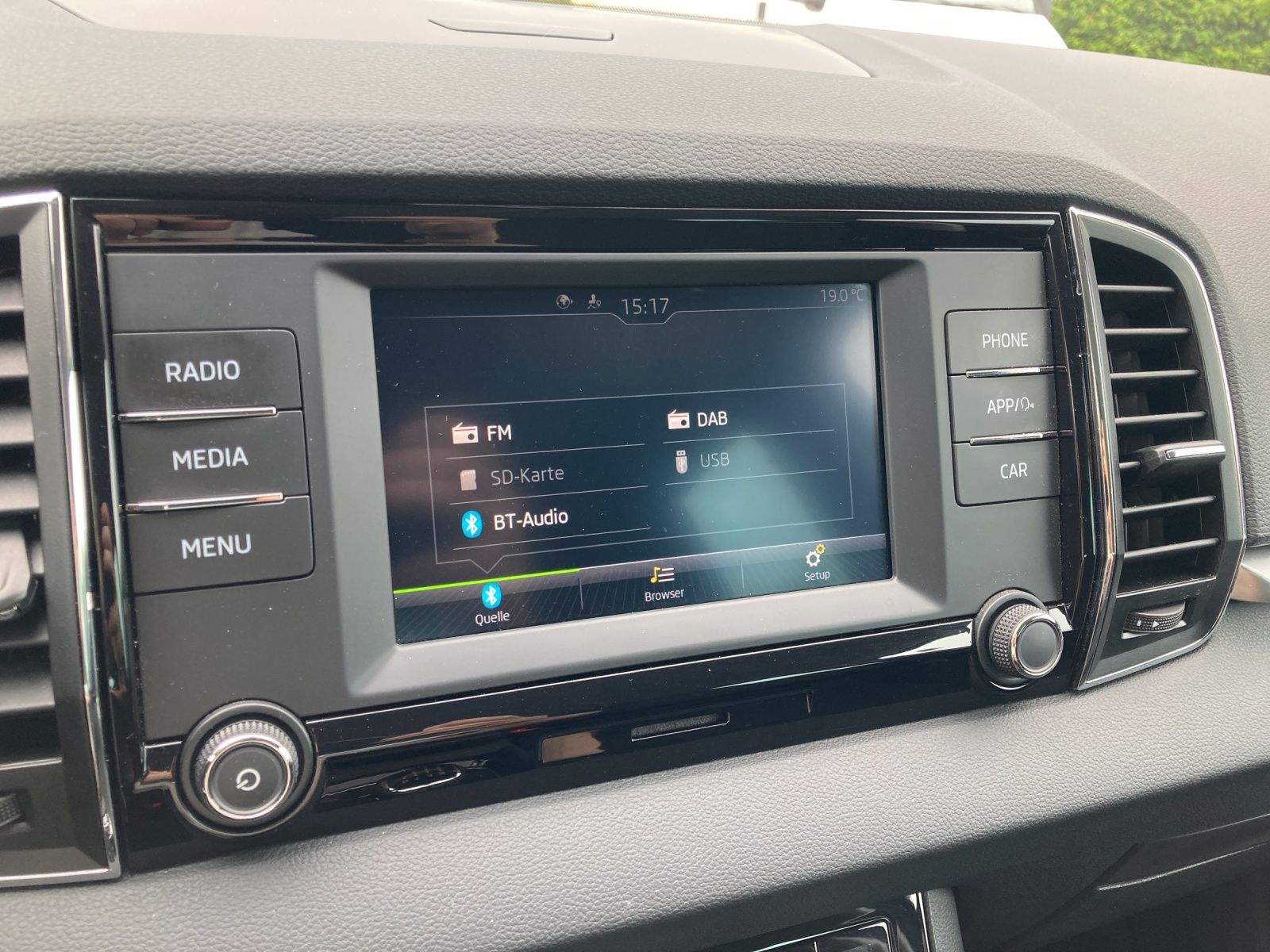 Fahrzeugabbildung SKODA Karoq TSI Ambition