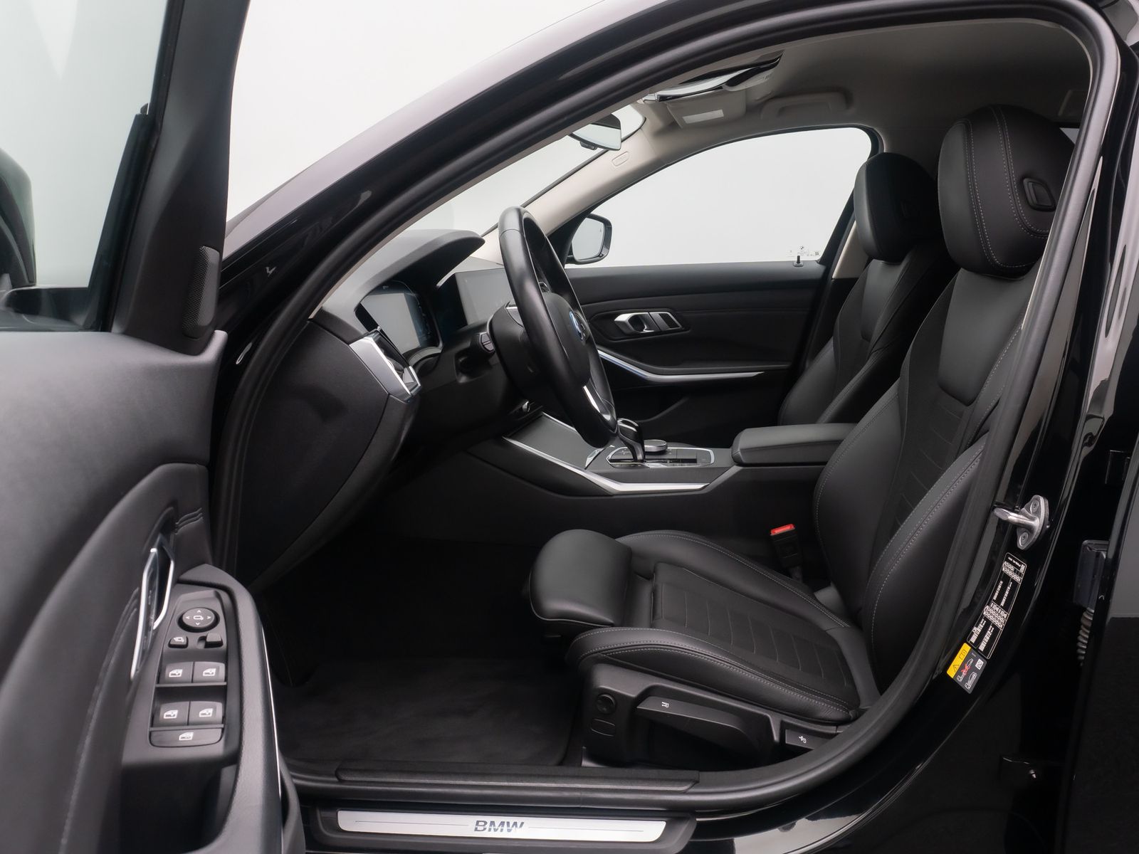 Fahrzeugabbildung BMW 320e Sport Line Alarm DAB Kamera Individual Komf