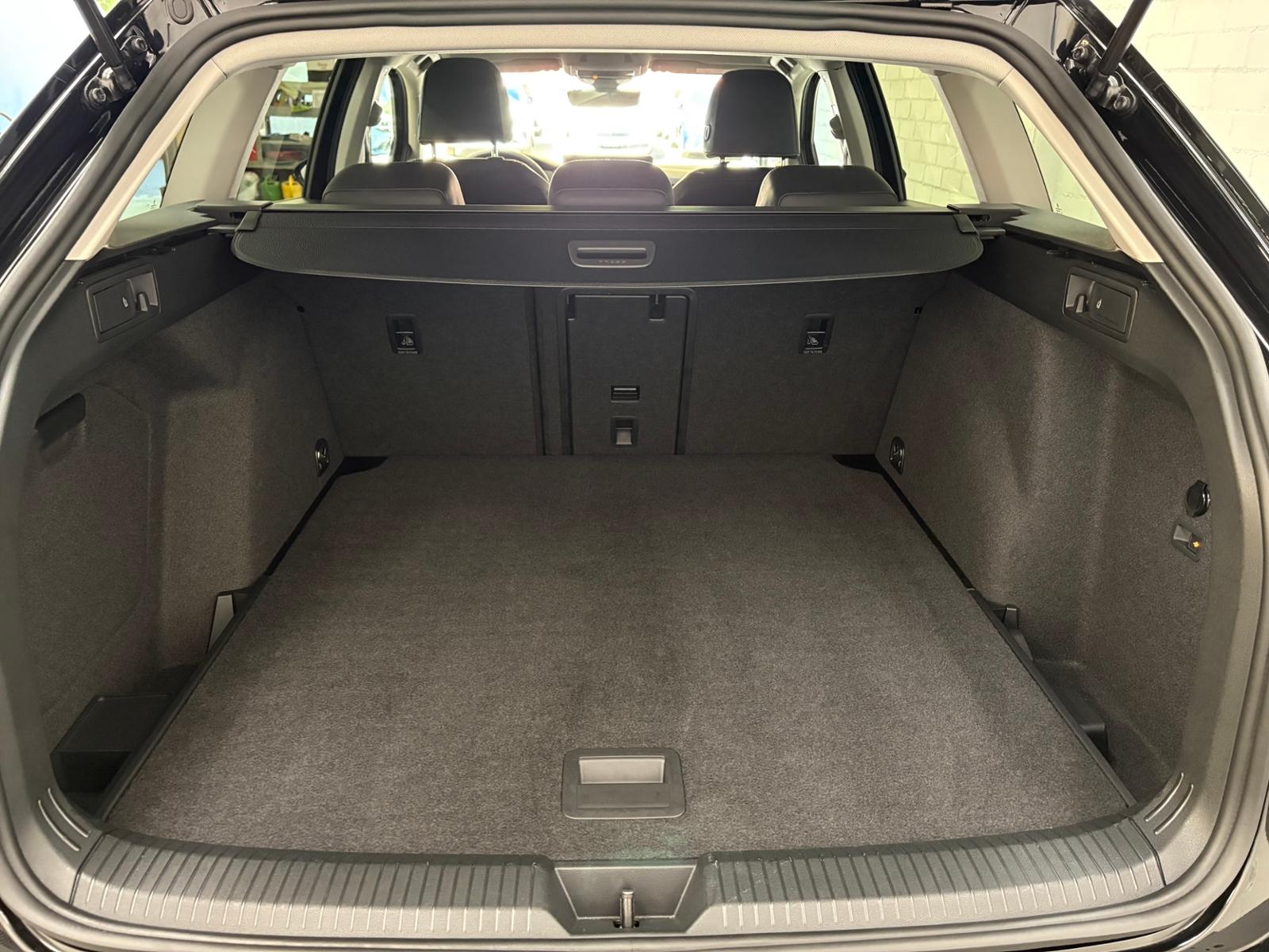 Volkswagen Golf VIII Variant GOAL 1.5 eTSI DSG Navi AHK Kam