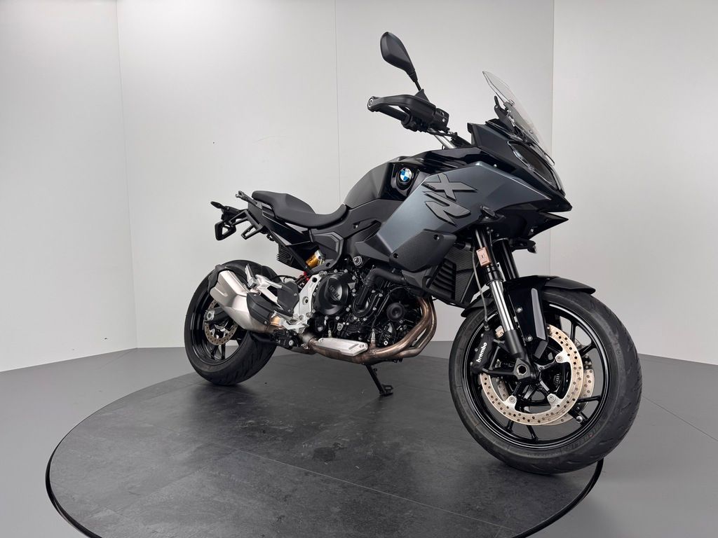 Fahrzeugabbildung BMW F900 XR *TRIPLE BLACK