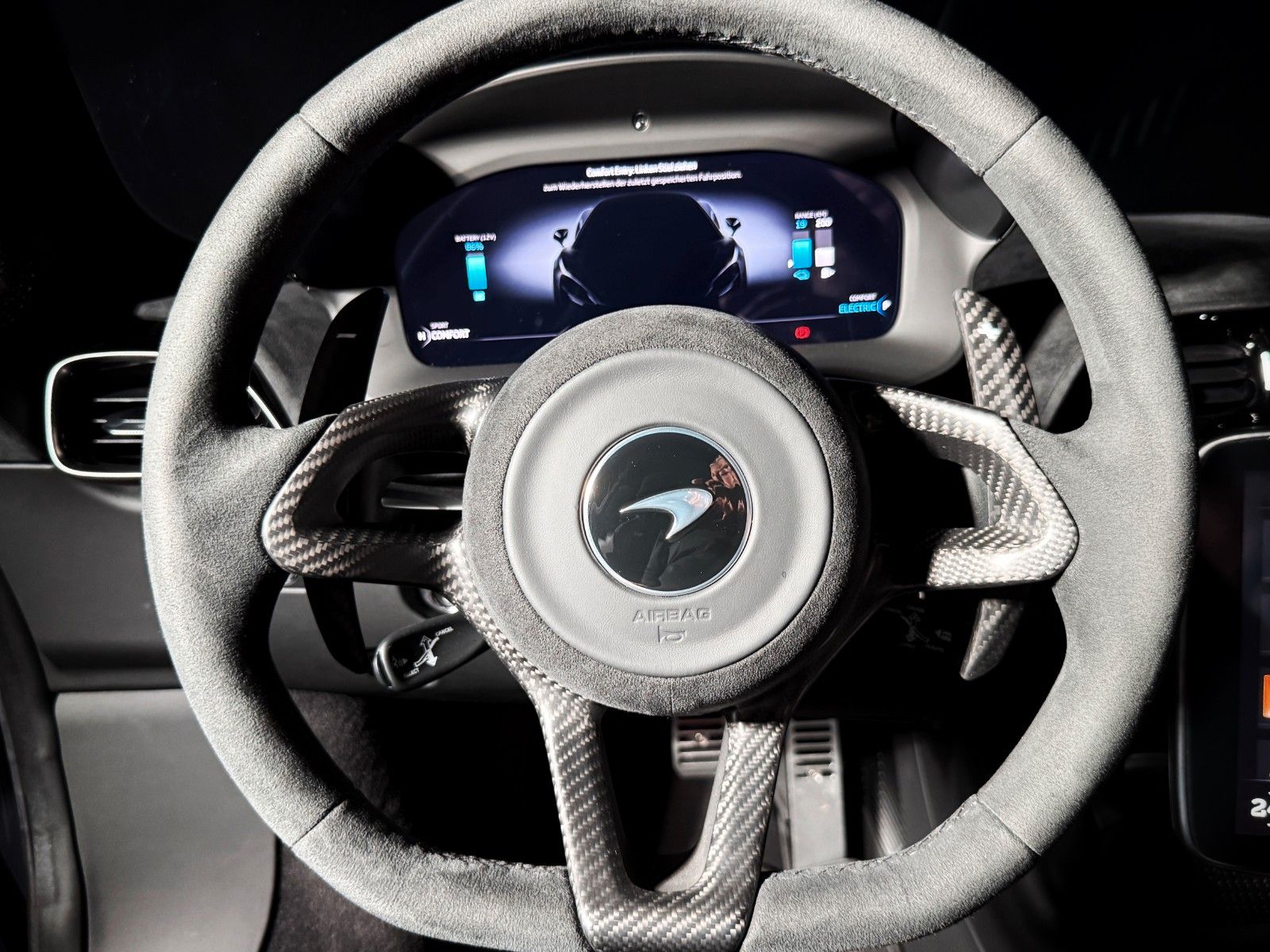 Fahrzeugabbildung McLaren Artura Spider + MSO Lava Grey + Carbon Pack +PPF