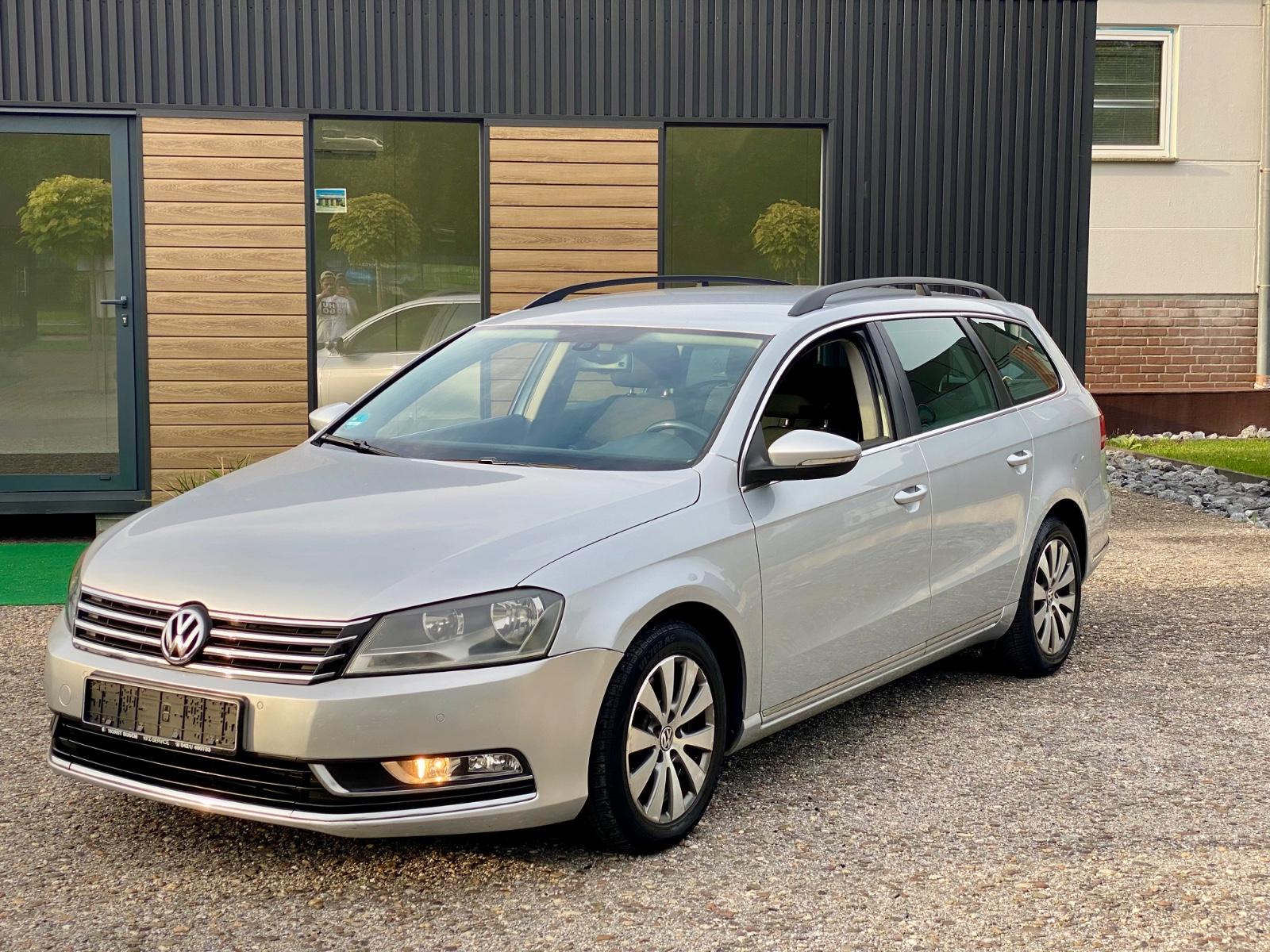 Volkswagen Passat 2013 — interior