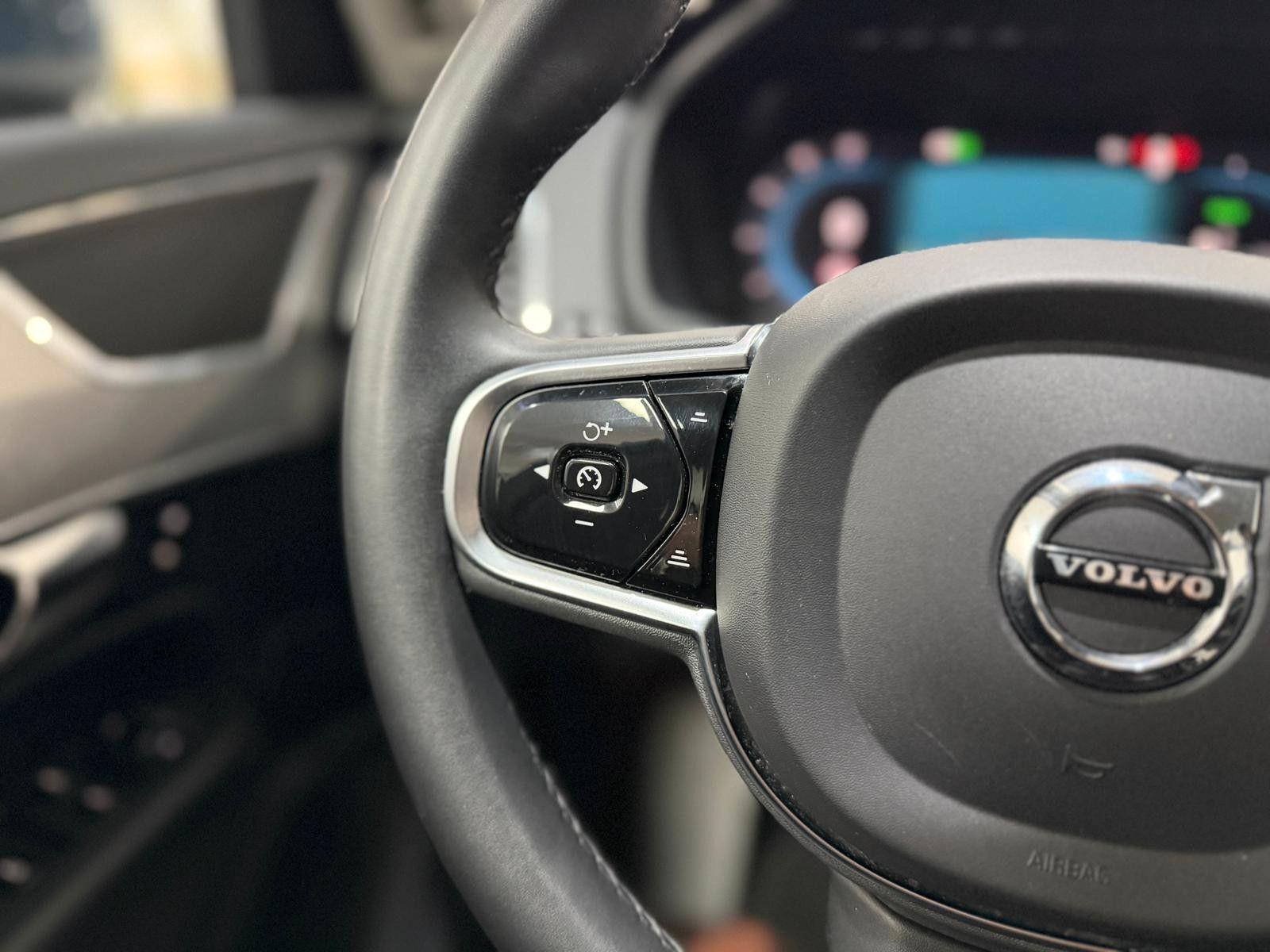 Volvo XC90 T8 Plug-In Hybrid AWD 1.Hand|7 Sitze|Leder