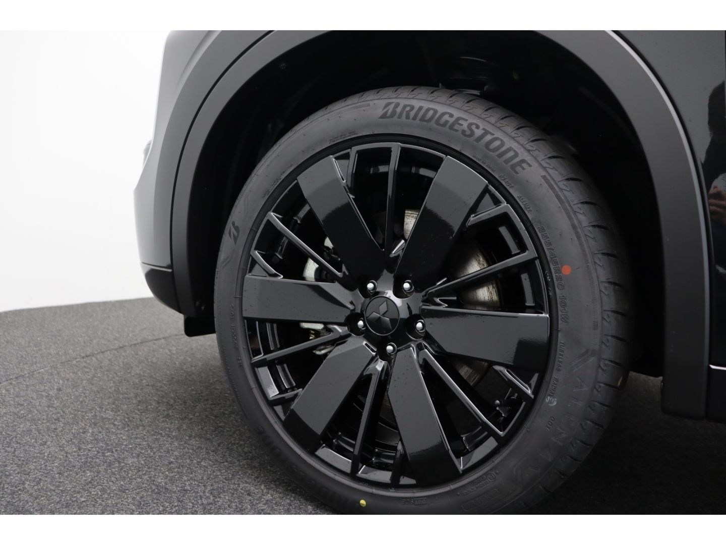 Fahrzeugabbildung Mitsubishi Plug-in Hybrid Outlander Diamant TOP Black mit L