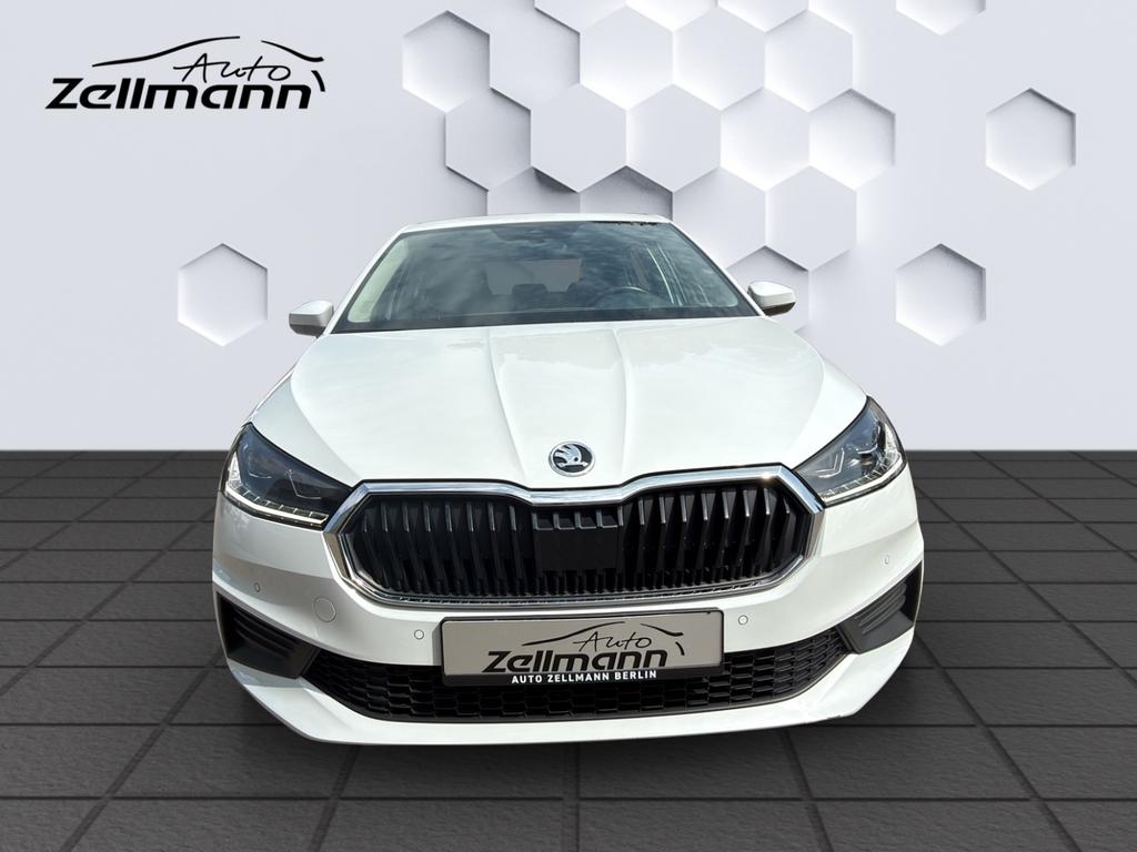 Skoda Fabia 2022 г. Белый, пробег 49634 км