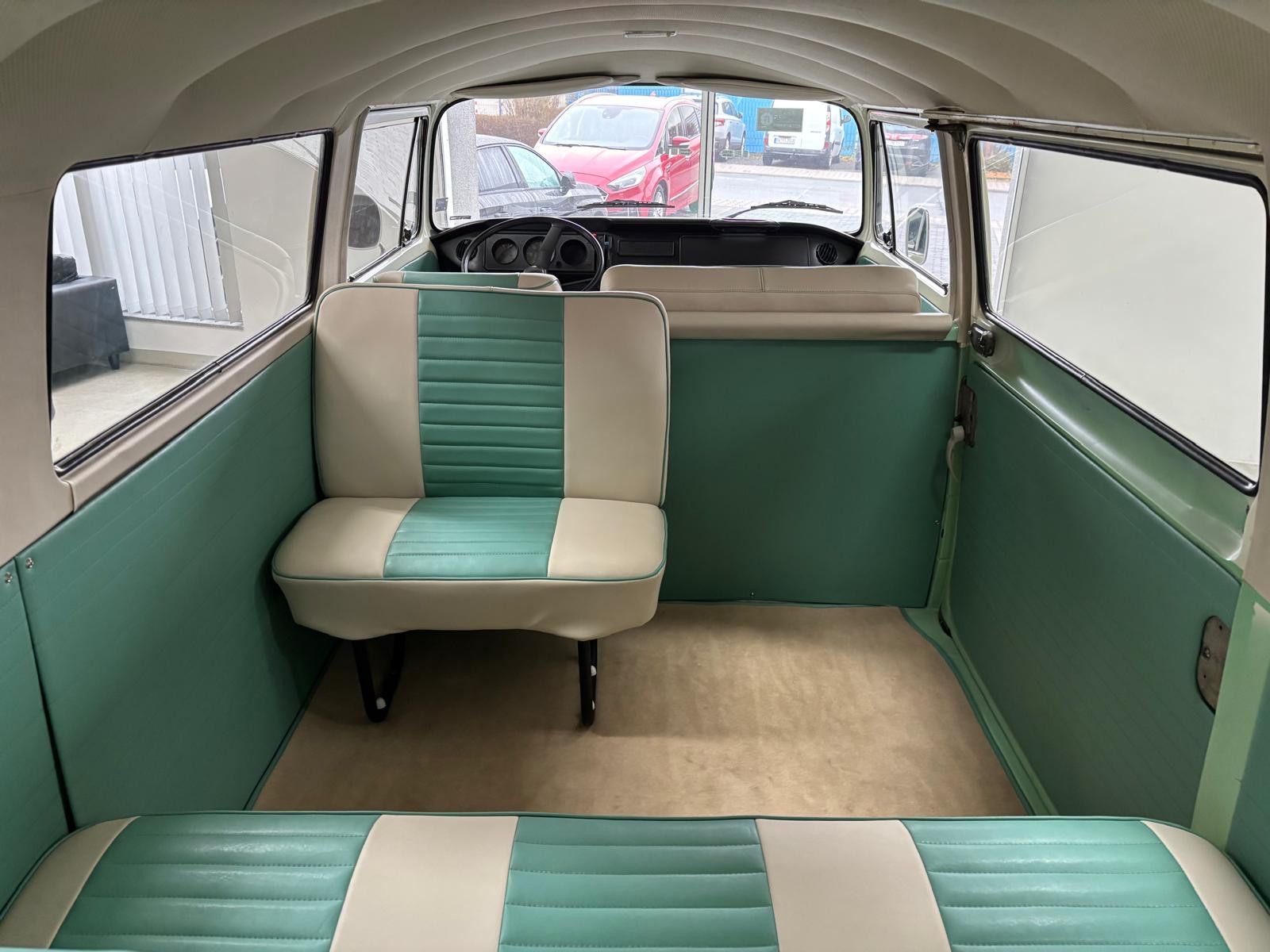 Fahrzeugabbildung Volkswagen T2 Fensterbus 9 Sitzer H-Zulassung frame off