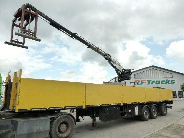 Schwarzmüller Pritsche/Roll Kran Kennis R-16 / Gelenkt
