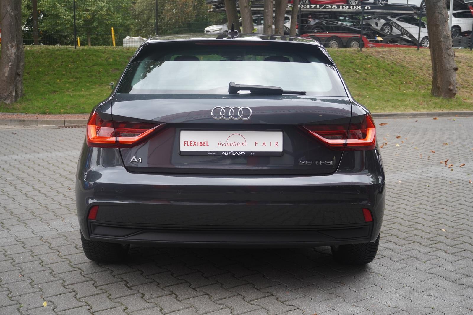 Audi A1 Sportback 25 1.0 TFSI basis App-Connect
