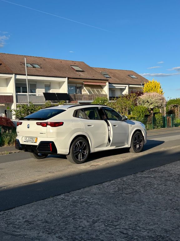 BMW iX2 eDrive20 -