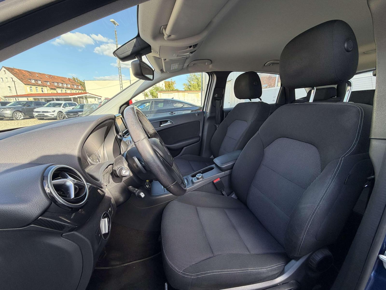 Mercedes-Benz B 180 B 180 (246.242)