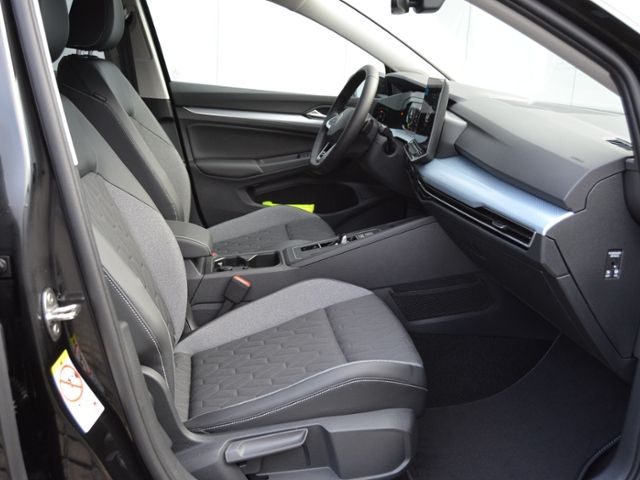 Golf VIII 1.5 eTSI DSG Energy AHK/PLUS-PAKET/LED