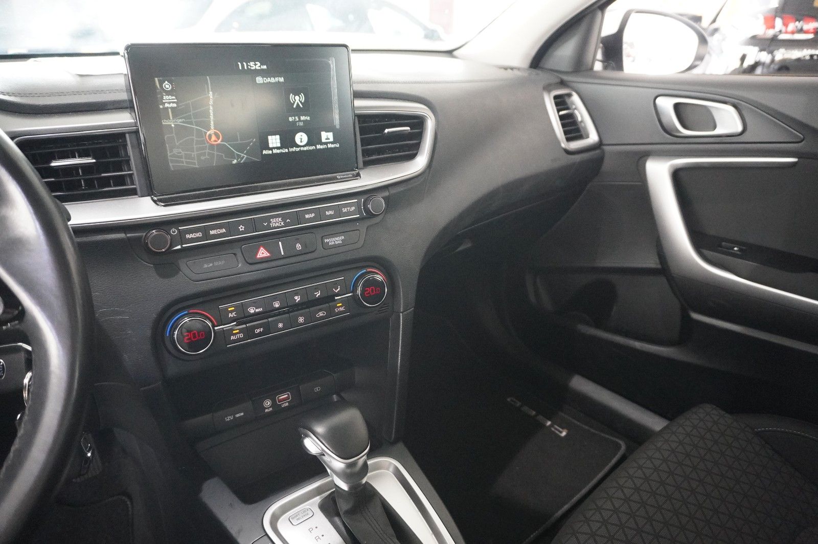 Fahrzeugabbildung Kia cee'd SW 1.6 CRDI 7-DCT DYNAMIC NAVI/LED/KAMERA