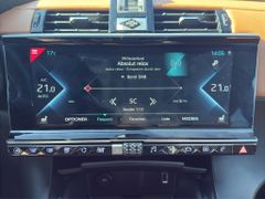 Fahrzeugabbildung DS Automobiles DS 7 Crossback 1.6 E-Tense 300 4x4 Rivoli