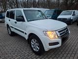 Mitsubishi Pajero 3.2 DI-D Basis/Klima/7 Sitze/ - gebrauchte Mitsubishi Pajero aus dem Jahr 2015