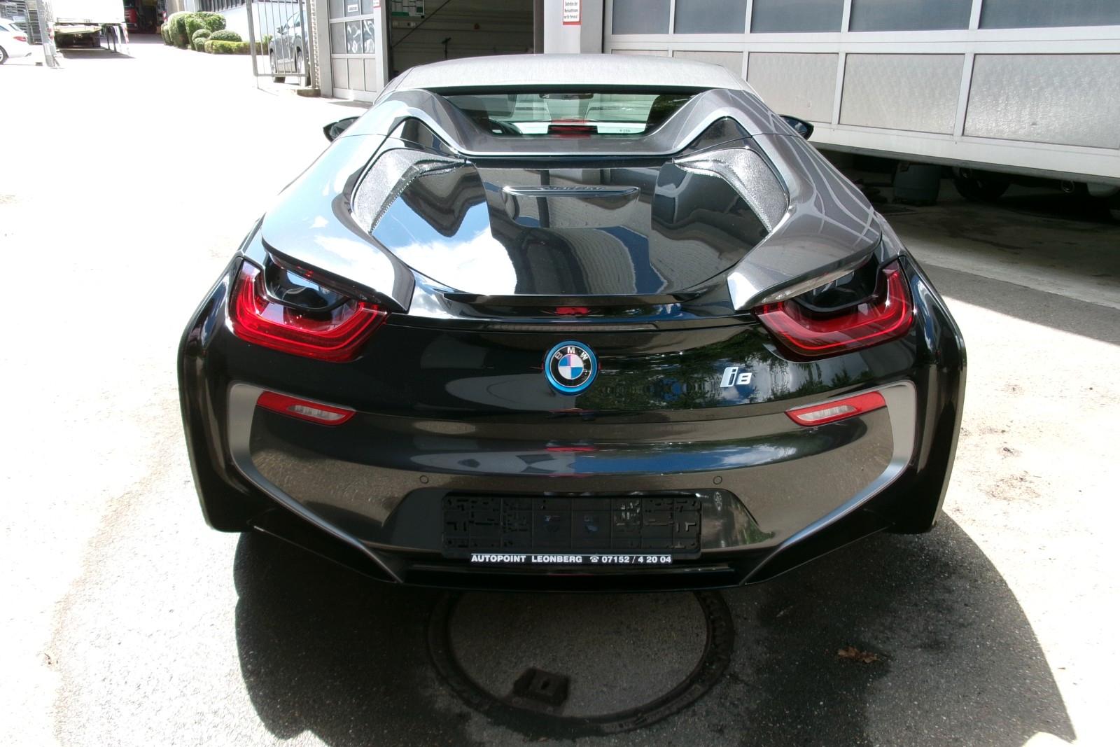 BMW i8 Roadster