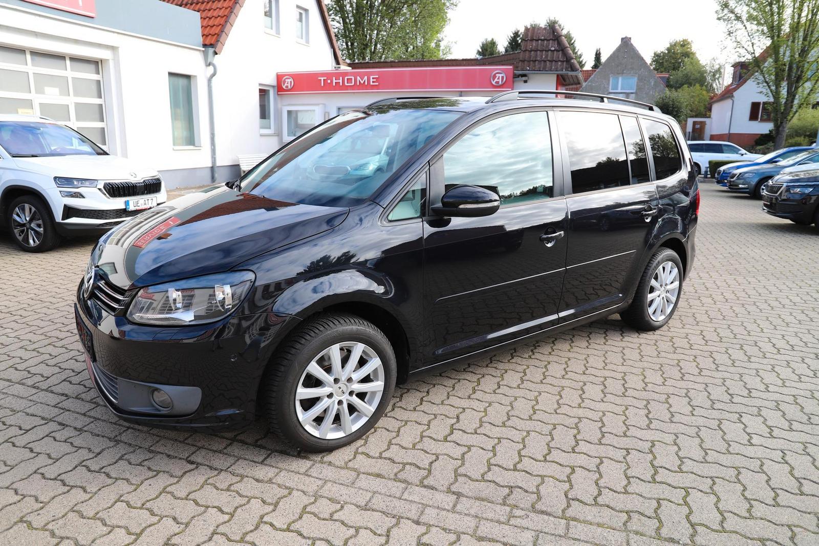 Volkswagen Touran 2.0 TDI 140 PS DSG - PANO/NAVI/AHK/RFK...