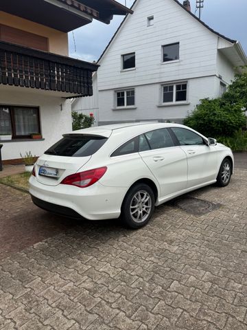 MERCEDES-BENZ CLA 200 Shooting Brake
