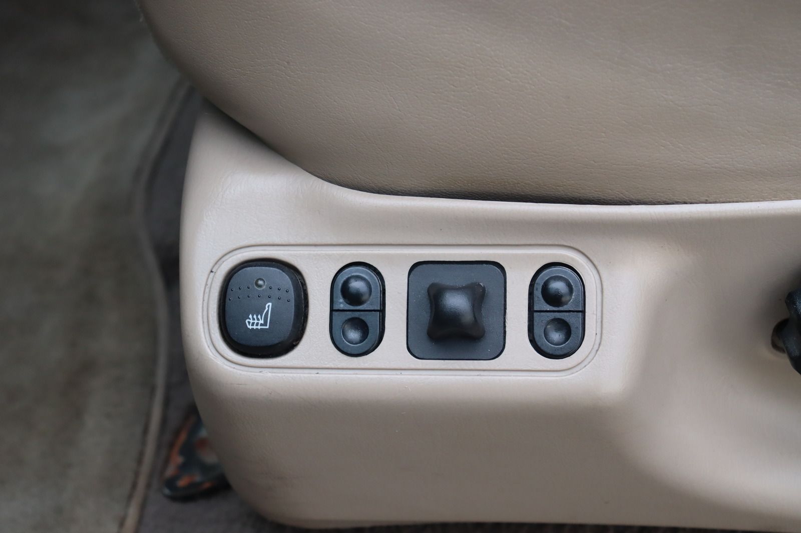 Fahrzeugabbildung Ford Excursion * HU/AU 02.26 * Sitzhzg. * Rückfahrk.