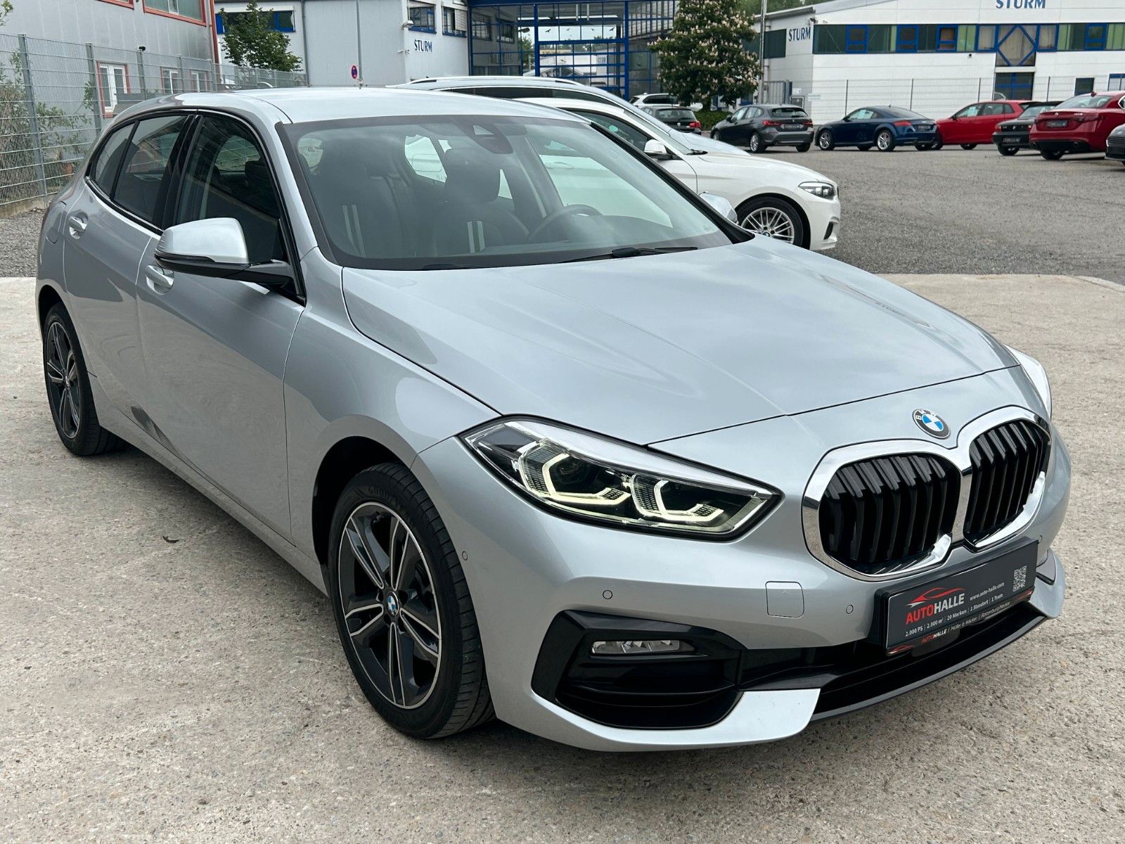 Fahrzeugabbildung BMW 118i Sport Line Kamera Navi SHZ LED GRA Leder