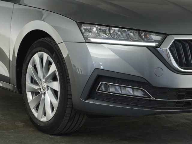 Octavia COMBI STYLE TDI DSG+AHK+NAVI+KLIMA+SITZH