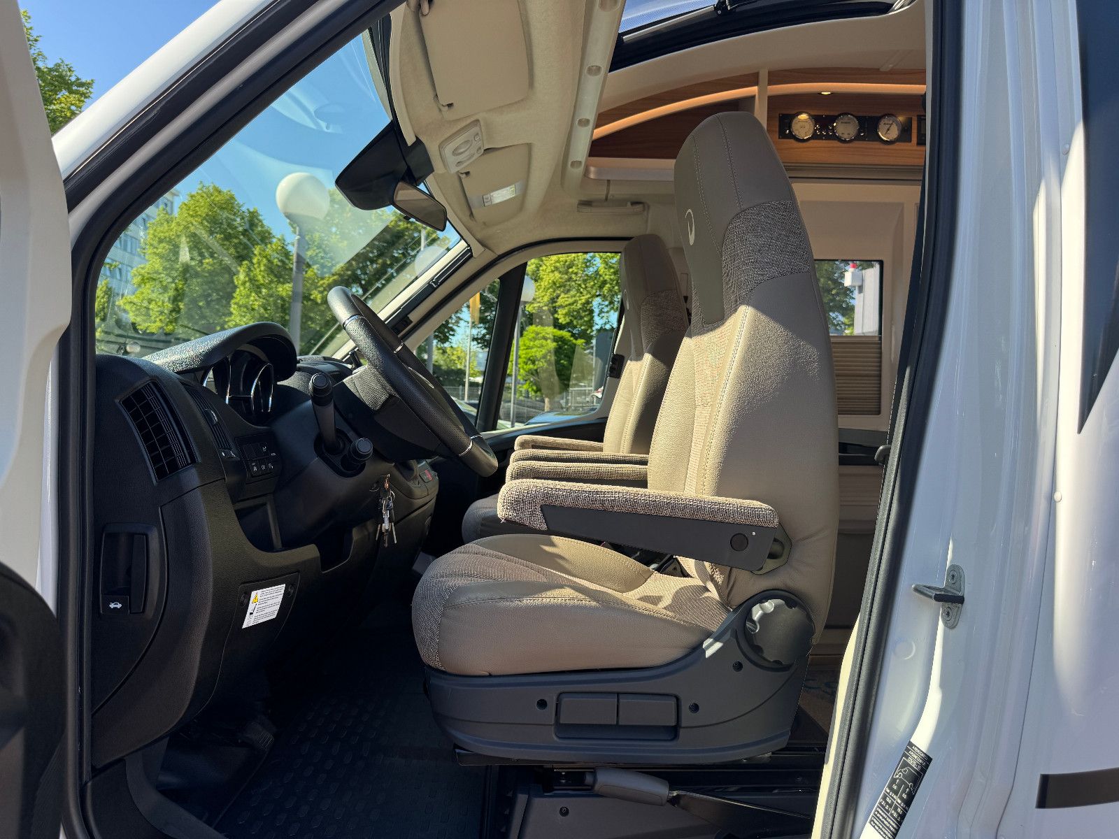 Fahrzeugabbildung Dethleffs GLOBEBUS T 006 FIAT 9G AUTOMATIK ACC NAVI TV SAT