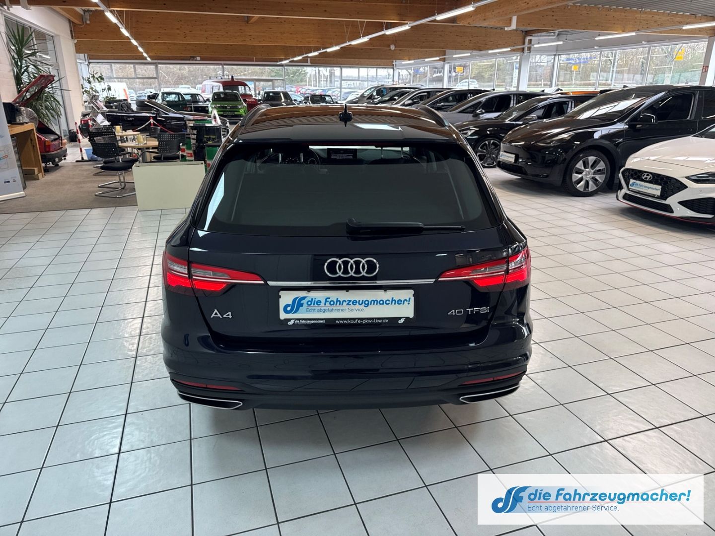 Fahrzeugabbildung Audi A4 Avant 40 TFSI AHK-klappbar Navi LED El. Heckk