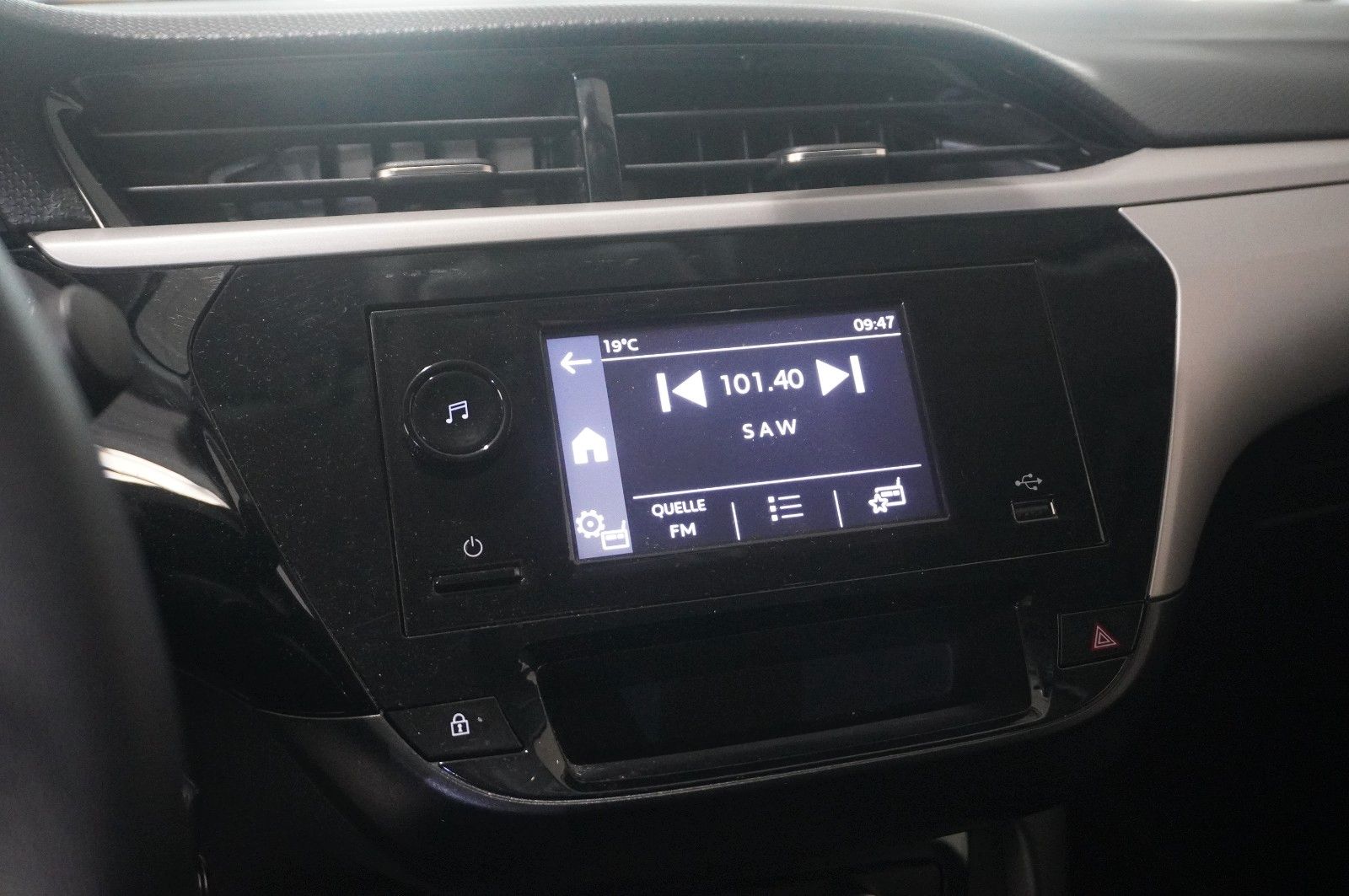 Fahrzeugabbildung Opel Corsa F 1.2 EDITION KLIMA/PDC/USB/TEMP./BT