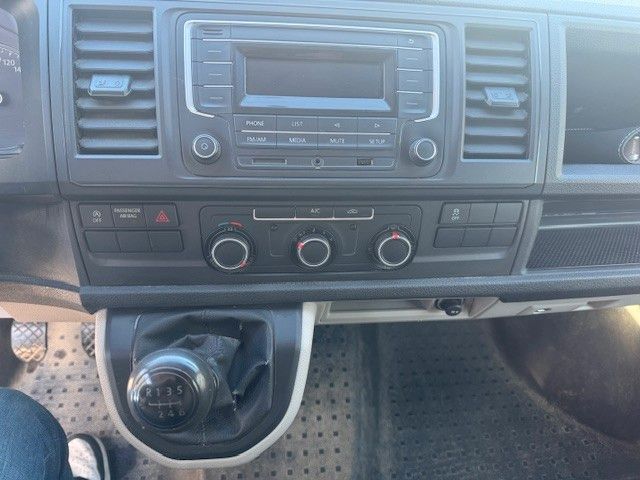 Fahrzeugabbildung Volkswagen T6 Transporter Kasten-Kombi Mittelhochdach