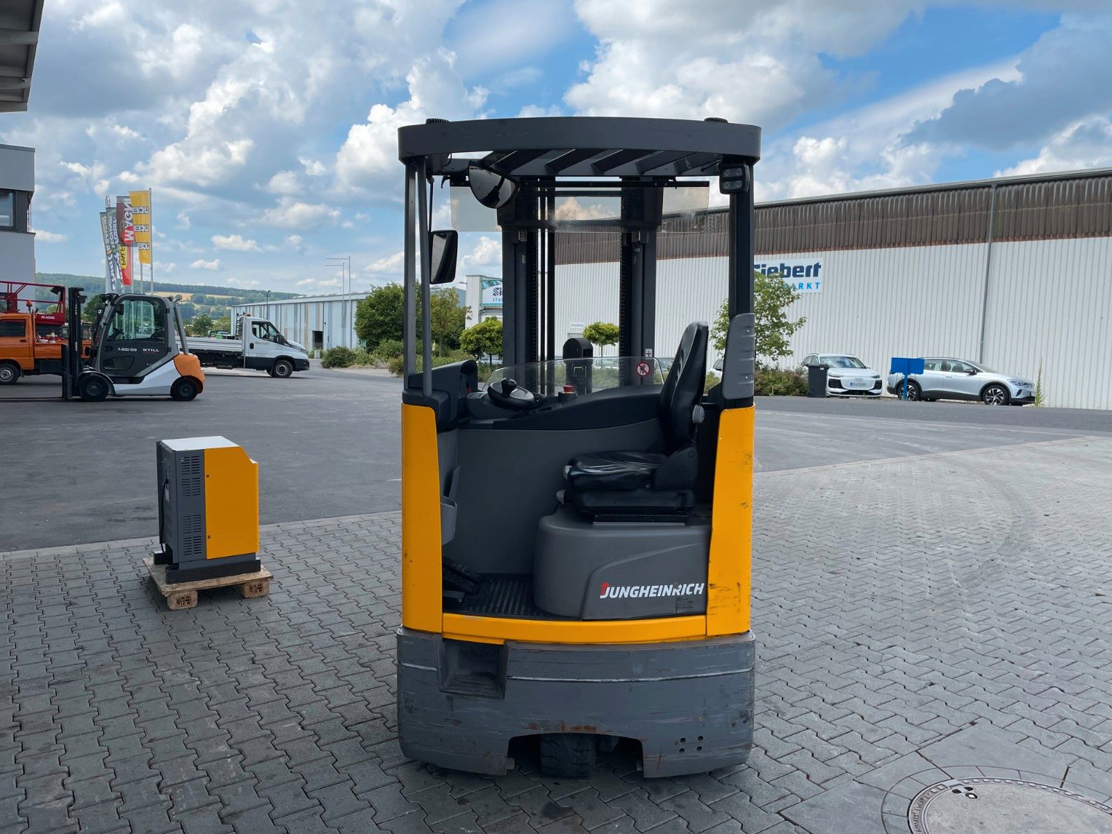 Fahrzeugabbildung Jungheinrich ETV C16 / Triplex 5.72m / SS / nur 3.112h / 2016