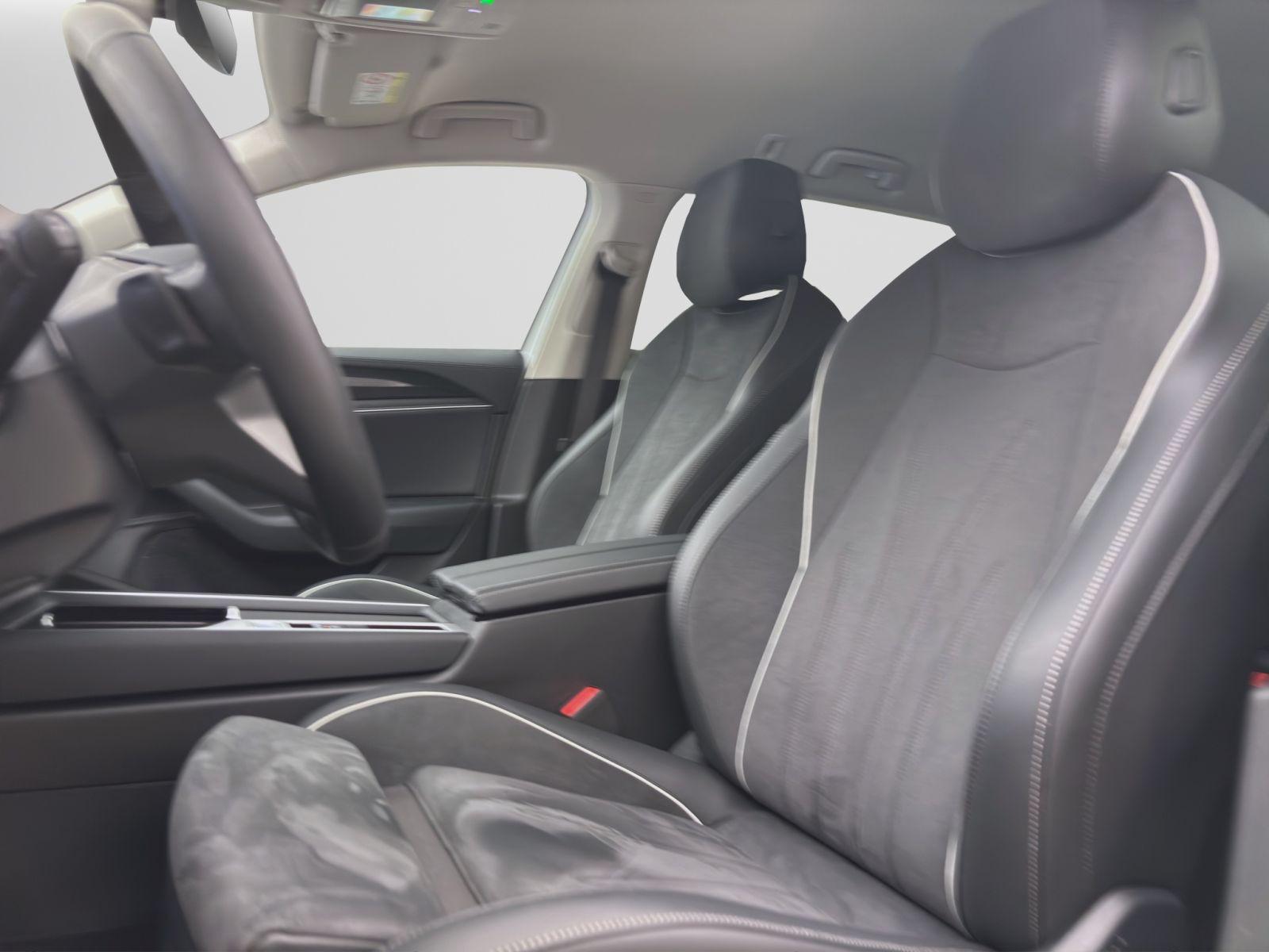 Volkswagen Passat Variant 1.5 eTSI DSG BUSINESS AHK KAMERA 
